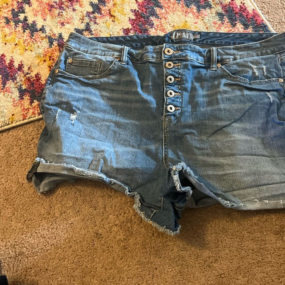 Torrid shorts 22 - Picture 4 of 7